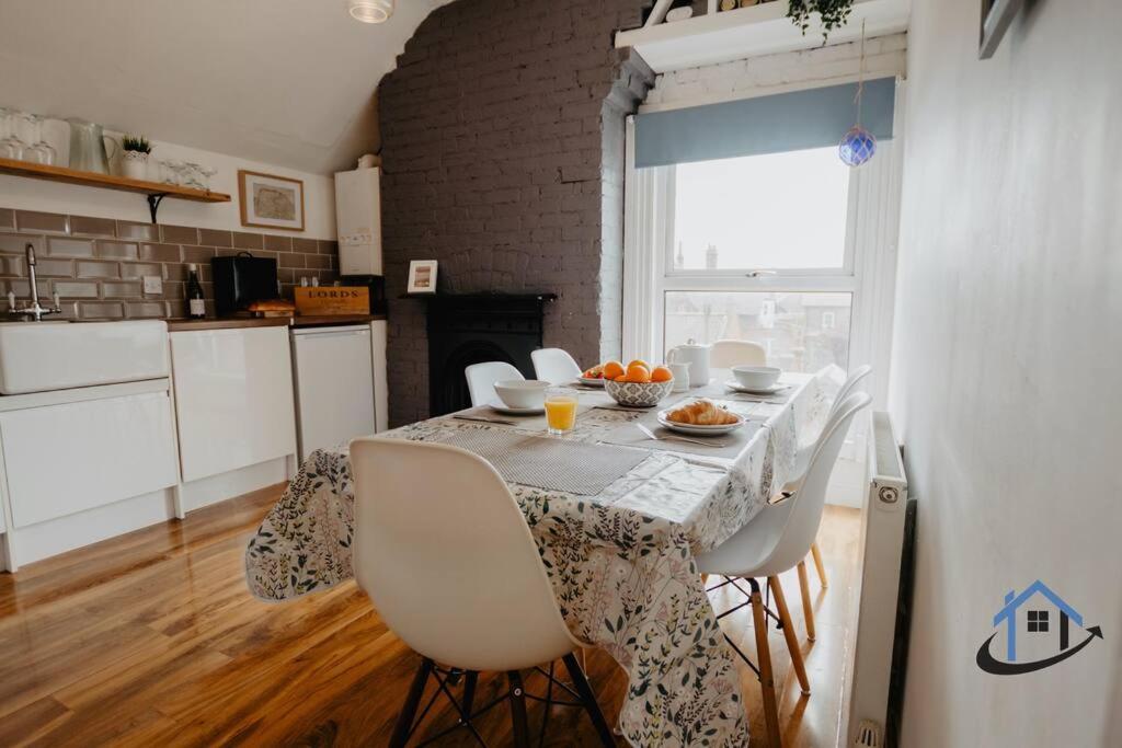 Indigo Snug - Gorgeous 2 Bed Flat In The Heart Of Cromer Exterior photo
